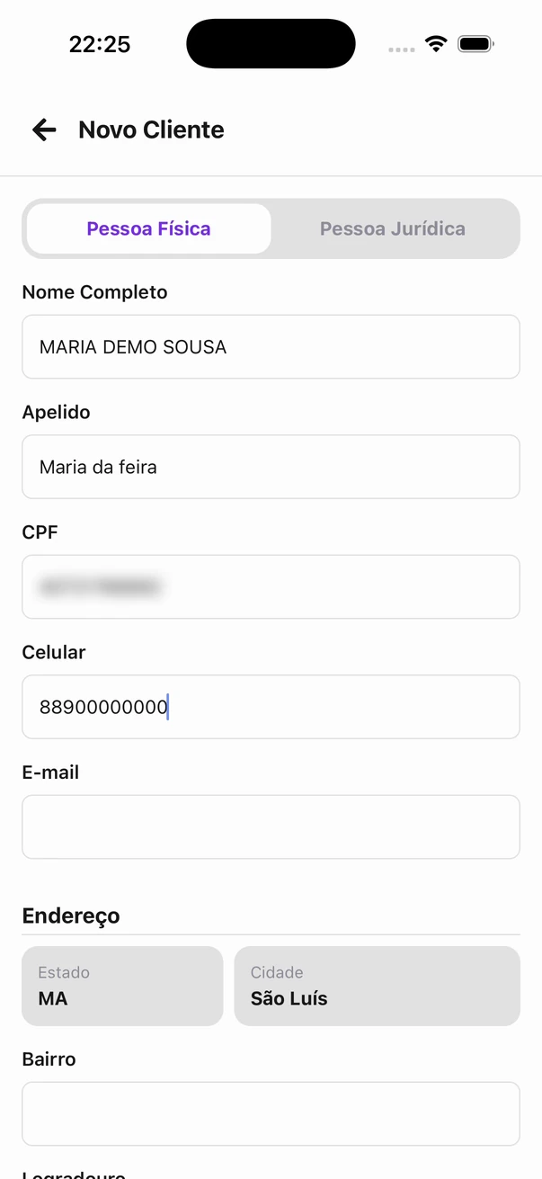 Cadastro de cliente no app: nome, apelido, CPF desfocado e cidade já preenchida